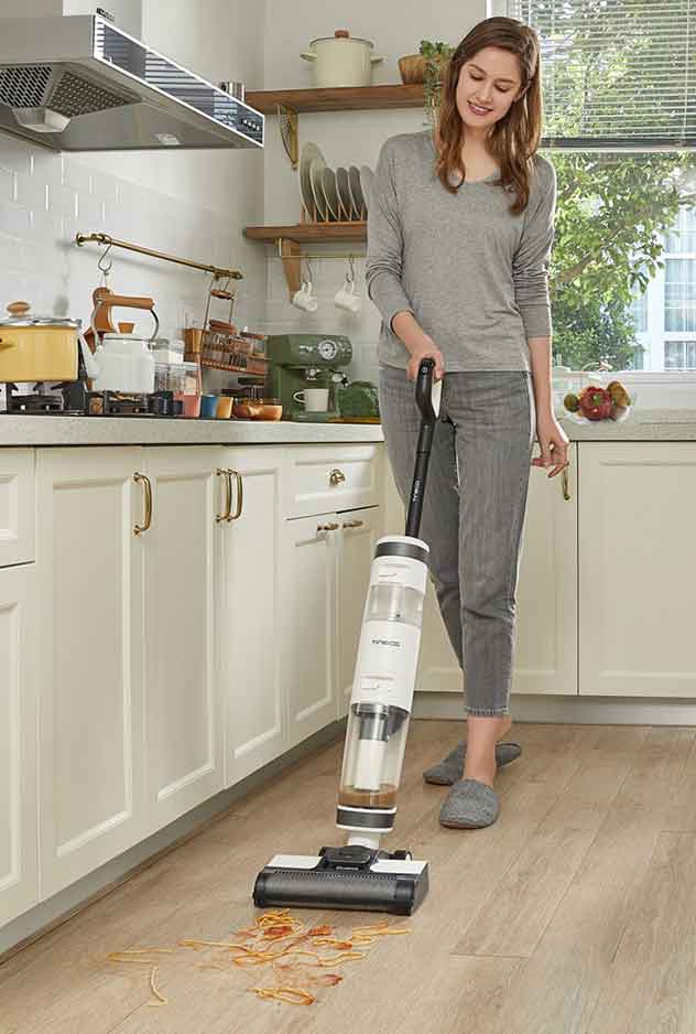 vacuum cleaner tineco untuk membersihkan lantai otomatis